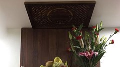 Lời khuyên với những gia đình chỉ bày một lọ hoa trên bàn thờ
