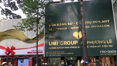 TP. HCM có “ngó lơ” quản lý biển hiệu?