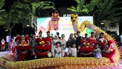 Ấm áp Chương trình “Biên cương - Đêm hội trăng rằm” 