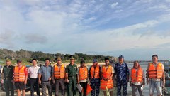 Lai dắt tàu cá cùng 21 ngư dân về bờ an toàn