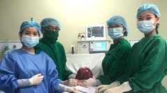 Bệnh viện Quân y 121 phẫu thuật thành công khối u xơ tử cung khoảng 4,5kg