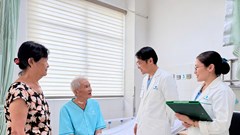 Cứu sống bệnh nhân nhồi máu cơ tim cấp, ngừng tim trên đường chuyển viện