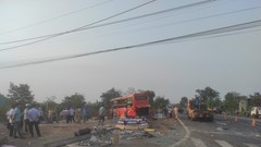 Gia Lai: Hai xe khách va nhau, 18 người thương vong