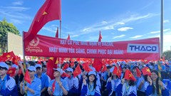 Gia Lai:  Hàng nghìn cổ động viên cháy hết mình cổ vũ nhà leo núi Olympia Nguyễn Quốc Nhật Minh