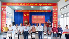 Bộ trưởng Bộ VHTTDL Nguyễn Văn Hùng tiếp xúc cử tri ở Kon Tum