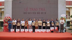 Gia Lai: Nhiều hồ sơ, kỷ vật cán độ đi B được trao tận tay cho thân nhân