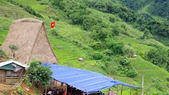 Kon Tum: Khánh thành nhà Rông văn hóa thắm đượm nghĩa tình quân dân