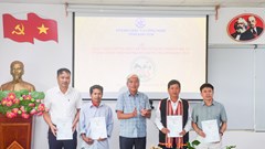 Trao Giấy chứng nhận quyền sử dụng chỉ dẫn địa lý “Ngọc Linh” cho các tổ chức, cá nhân tại Tu Mơ Rông và Đăk Glei