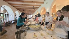 Hàng ngàn suất cơm tiếp sức người dân vùng lũ Đắk Lắk