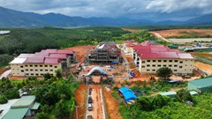 Vượt khó, chạy đua với thời gian trên công trường trường học nơi biên giới