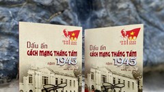 Sống lại những ngày lịch sử qua từng trang sách “Dấu ấn Cách mạng Tháng Tám năm 1945”