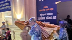 Màu áo xanh tình nguyện tiếp tục hành trình tiếp sức cho Lễ Tổng duyệt sáng 30.8