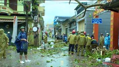 Lực lượng Công an tỉnh Thanh Hoá ra quân hỗ trợ người dân khắc phục mưa bão