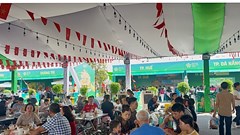 Ẩm thực phong phú, đặc sắc khiến người dân thích thú khi đến với Hội chợ mùa Thu