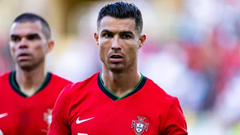 HLV đội tuyển Bồ Đào Nha bảo vệ Ronaldo