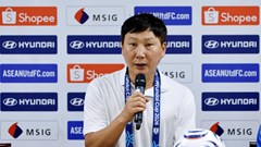 HLV Kim Sang-sik động viên Đình Bắc, đội tuyển Việt Nam quyết đấu Indonesia