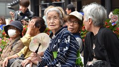Người cao tuổi không con cái tích cực hiến tặng tài sản cho cộng đồng