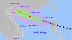 Bão số 11 Matmo liên tục mạnh lên trên Biển Đông
