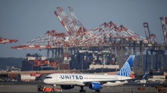 Hàng không Mỹ lao đao vì Chính phủ đóng cửa một phần