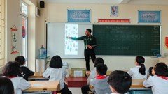 Vì sao tiền học Tiếng Anh liên kết ở trường công lập chênh lệch lớn?