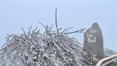 Thời tiết đỉnh Mẫu Sơn rét ẩm, khả năng xuất hiện băng giá Fansipan trong những ngày tới