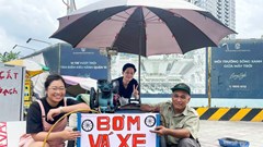  “Vẽ hạnh phúc” trên những gánh mưu sinh