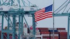 Tổng thống Trump tiếp tục nâng thuế toàn cầu từ 10% lên 15%