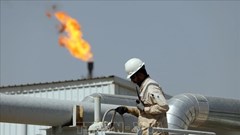 Giá dầu thế giới tăng gần 5% khi lo ngại gián đoạn nguồn cung 