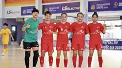 Những cô gái đi qua định kiến để giữ giấc mơ sân cỏ