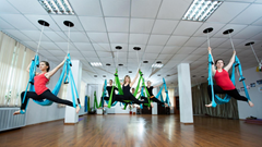 Yoga bay: “Treo mình” để cân bằng cuộc sống