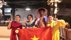   Kể với thế giới về quê hương mình