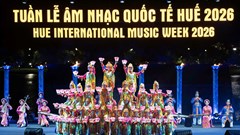  Bản hòa ca đa sắc màu bên dòng Hương