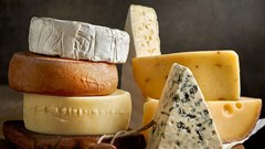 Pháp nới lỏng quy định sản xuất phô mai vì hạn hán