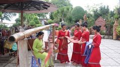 Phát triển văn hóa cơ sở phải “lấy người dân làm trung tâm”