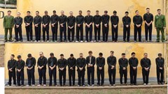 Bóng đá “miễn phí” và dòng tiền hơn 130 tỉ đồng từ quảng cáo cờ bạc