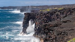 Vòm đá nổi tiếng 550 tuổi ở Hawaii đổ xuống Thái Bình Dương
