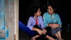 Khoảng cách dưới một mái nhà  