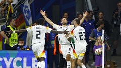 Cục diện bảng A: Đức giữ ngôi đầu, Scotland bị loại