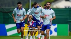 Tuyển Anh vắng 2 cầu thủ quan trọng trong buổi tập, Georgia nhận mưa tiền thưởng