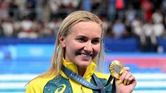 Australia vươn lên dẫn đầu sau ngày thi đấu đầu tiên