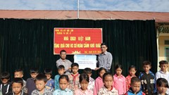Nhà xuất bản Giáo dục Việt Nam hỗ trợ sách cho học sinh tỉnh Cao Bằng