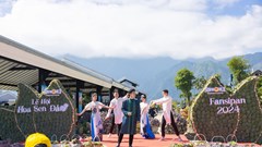 Sa Pa tưng bừng tổ chức lễ hội hoa sen đá trong ngày kích cầu du lịch