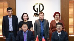 Ký kết hợp tác văn hóa và dịch thuật giữa NXBGDVN và Đại sứ quán Chile