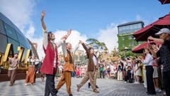 Đạo diễn vũ đạo của MV Bắc Bling dàn dựng show diễn “siêu hot” tại Ba Na Hills