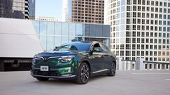 Khách hàng lời lớn khi mua ô tô trực tuyến trên website VinFast