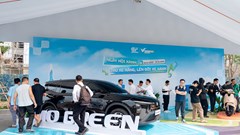 Hàng trăm tài xế công nghệ rủ nhau đến “Ngày hội xanh” tại Hà Nội để lên đời xe điện cực nhàn