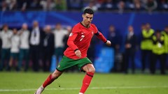 Ronaldo hay Djokovic vượt qua giới hạn sinh học bằng cách nào?