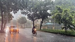 Dự báo thời tiết 15.8: Hà Nội có mưa dông về chiều, Bắc Trung Bộ hạ nhiệt