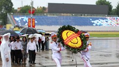 Đoàn nghệ sĩ, VĐV khối Văn hóa - Thể thao vào Lăng viếng Bác  thăm Khu Di tích Chủ tịch Hồ Chí Minh