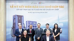 V-Green và FPT RETAIL hợp tác triển khai hàng nghìn điểm sạc ô tô điện và đổi pin xe máy điện